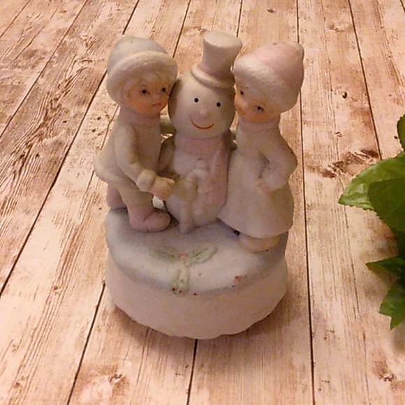 "Here comes Santa Clause" musical turntable porcelain/ceramic music item (J1) - Picture 1 of 7